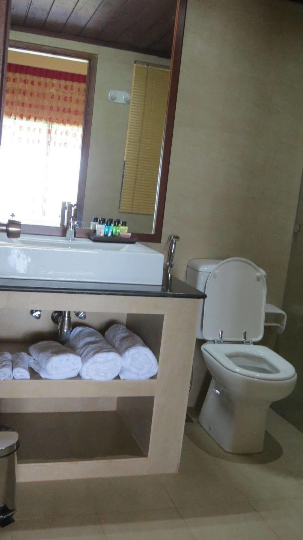 Maresia Beach Villa Wadduwa Exterior foto