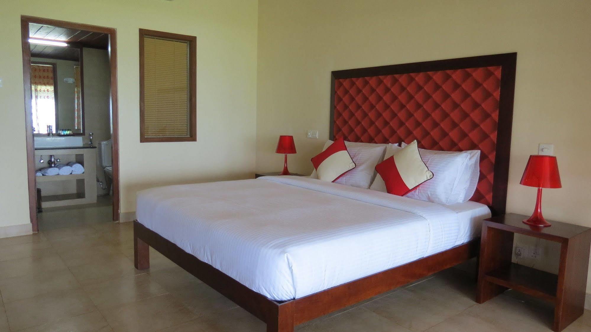 Maresia Beach Villa Wadduwa Exterior foto