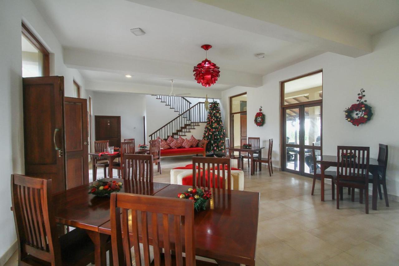 Maresia Beach Villa Wadduwa Exterior foto